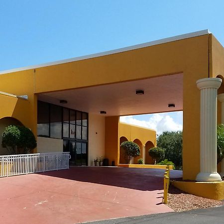 Days Inn & Suites By Wyndham Clermont Esterno foto