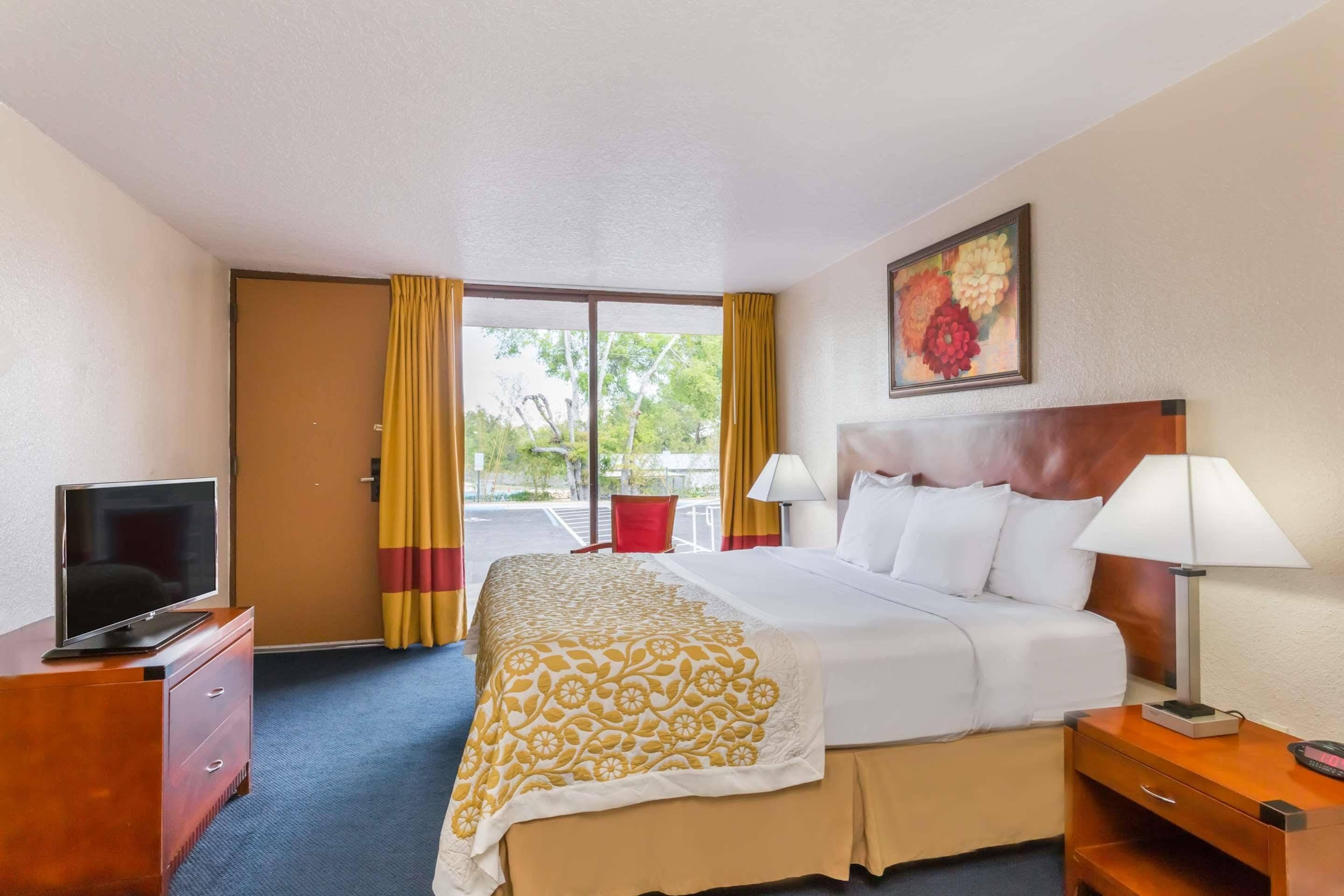 Days Inn & Suites By Wyndham Clermont Esterno foto