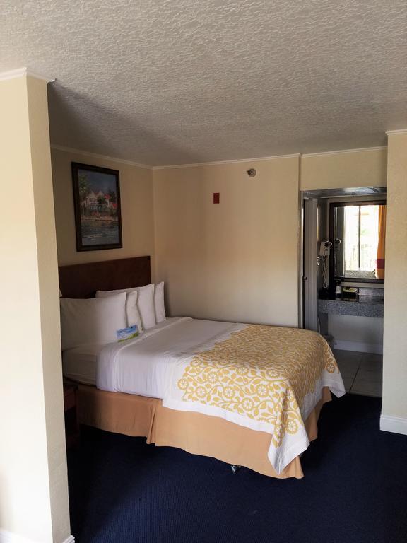 Days Inn & Suites By Wyndham Clermont Esterno foto