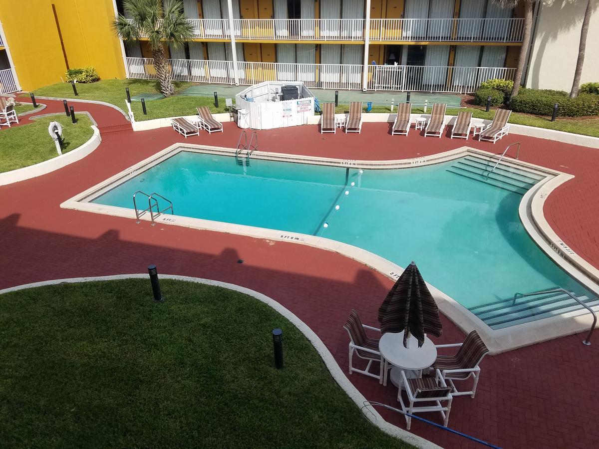 Days Inn & Suites By Wyndham Clermont Esterno foto