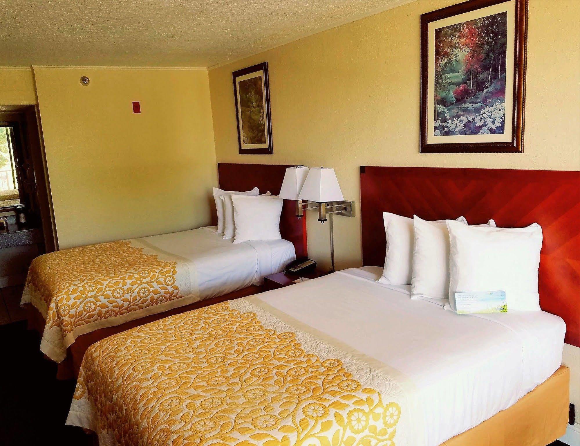 Days Inn & Suites By Wyndham Clermont Esterno foto