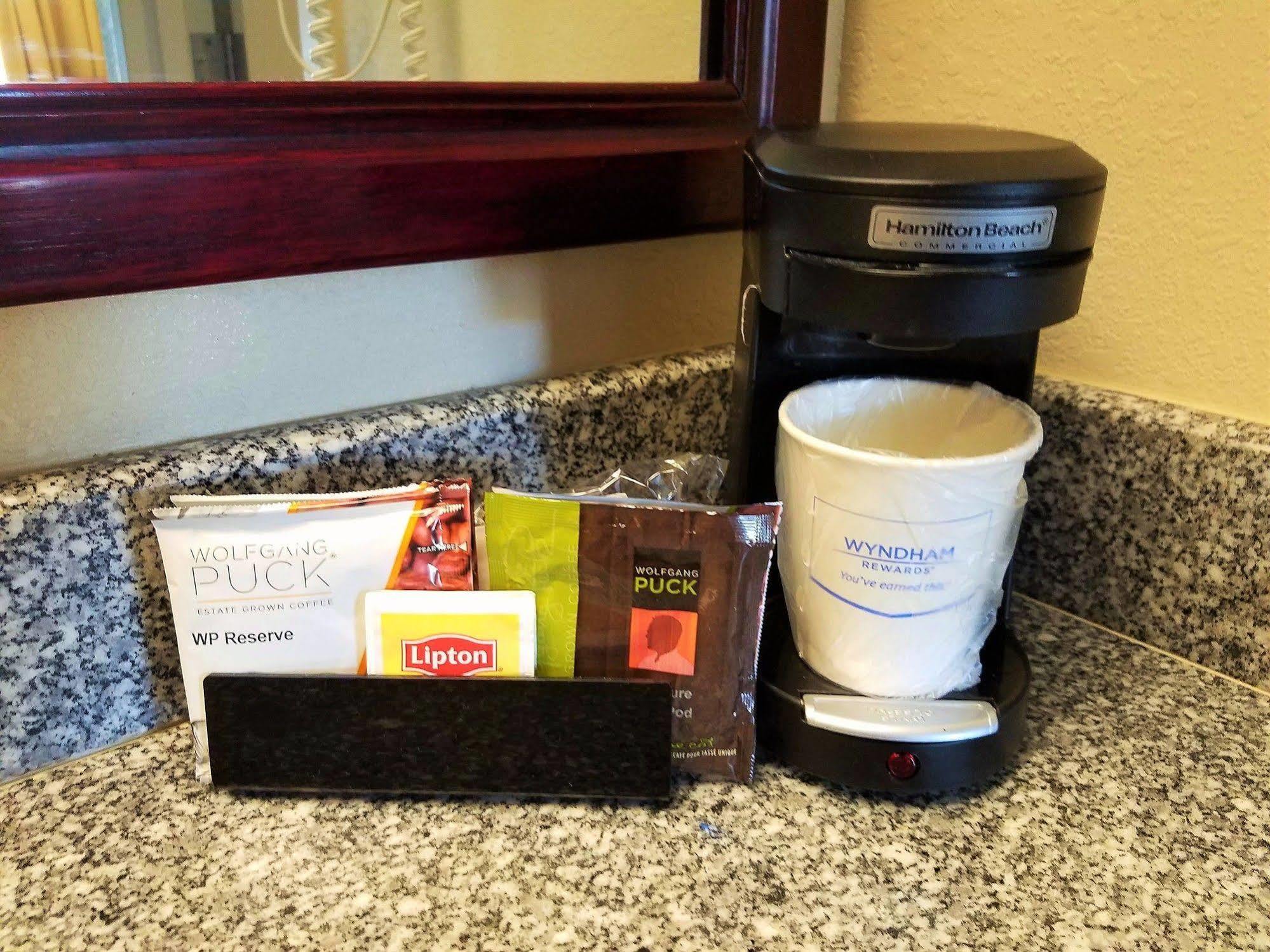 Days Inn & Suites By Wyndham Clermont Esterno foto