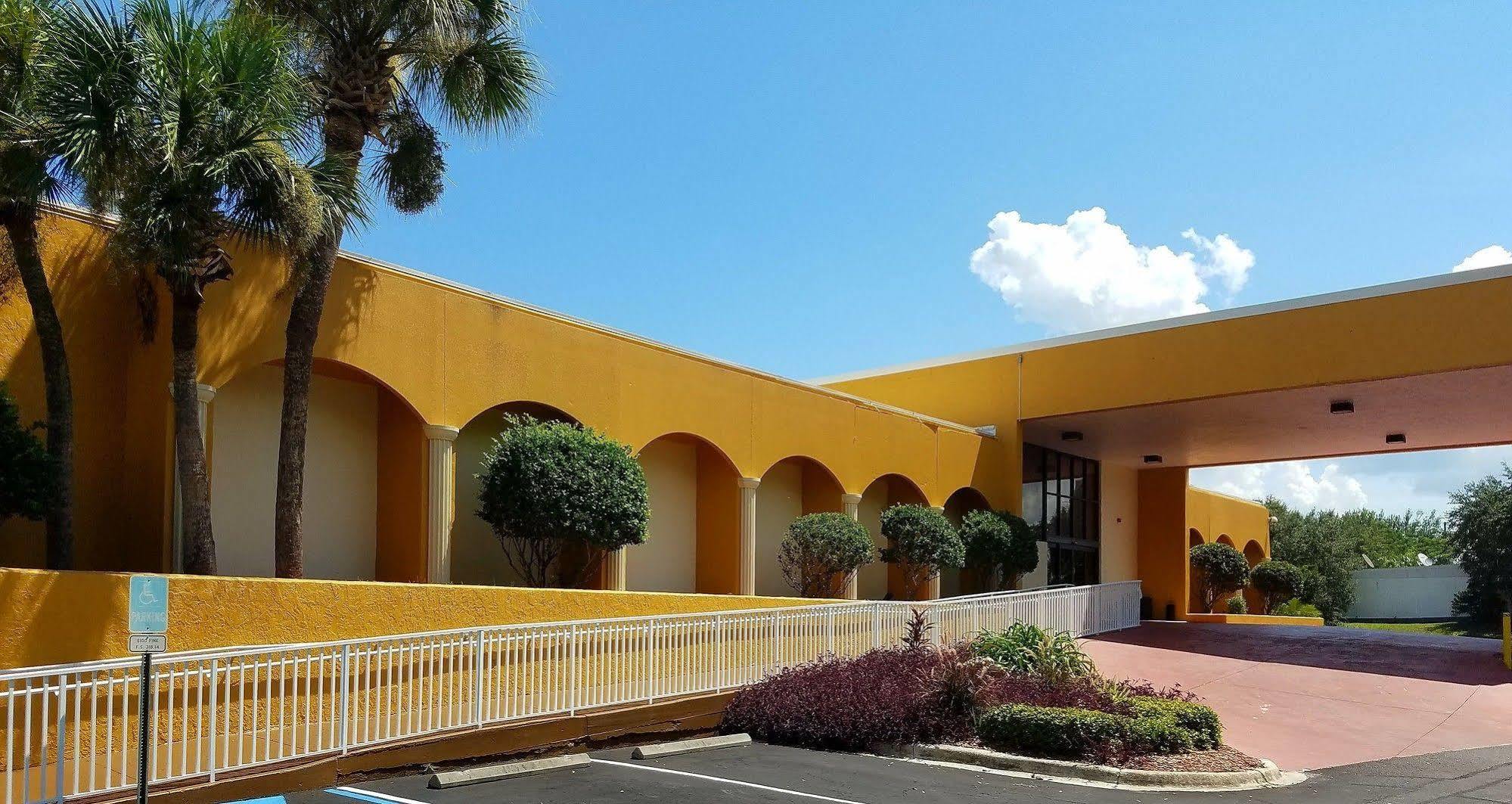 Days Inn & Suites By Wyndham Clermont Esterno foto