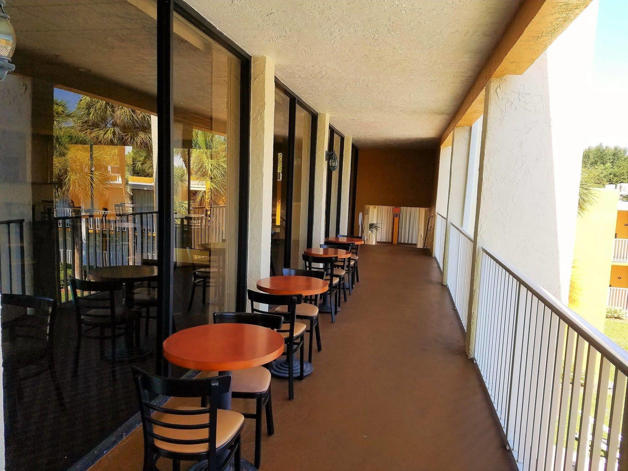 Days Inn & Suites By Wyndham Clermont Esterno foto